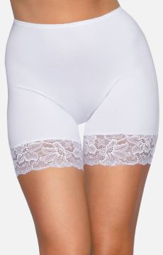 Białe szorty z koronkowymi nogawkami Babell 188