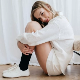 Grafitowe bezuciskowe skarpetki damskie z wywijanym ściągaczem Wola Perfect Woman